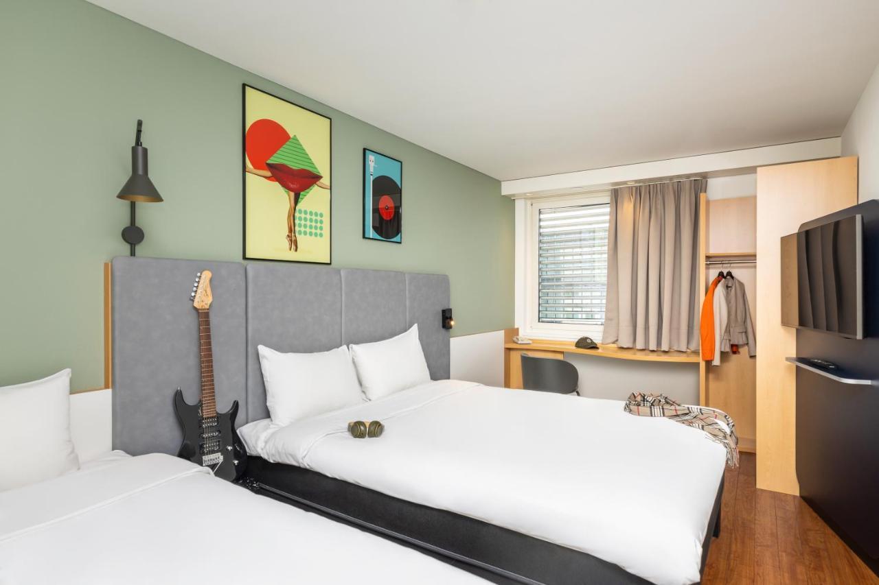 Ibis Baar Zug Luaran gambar
