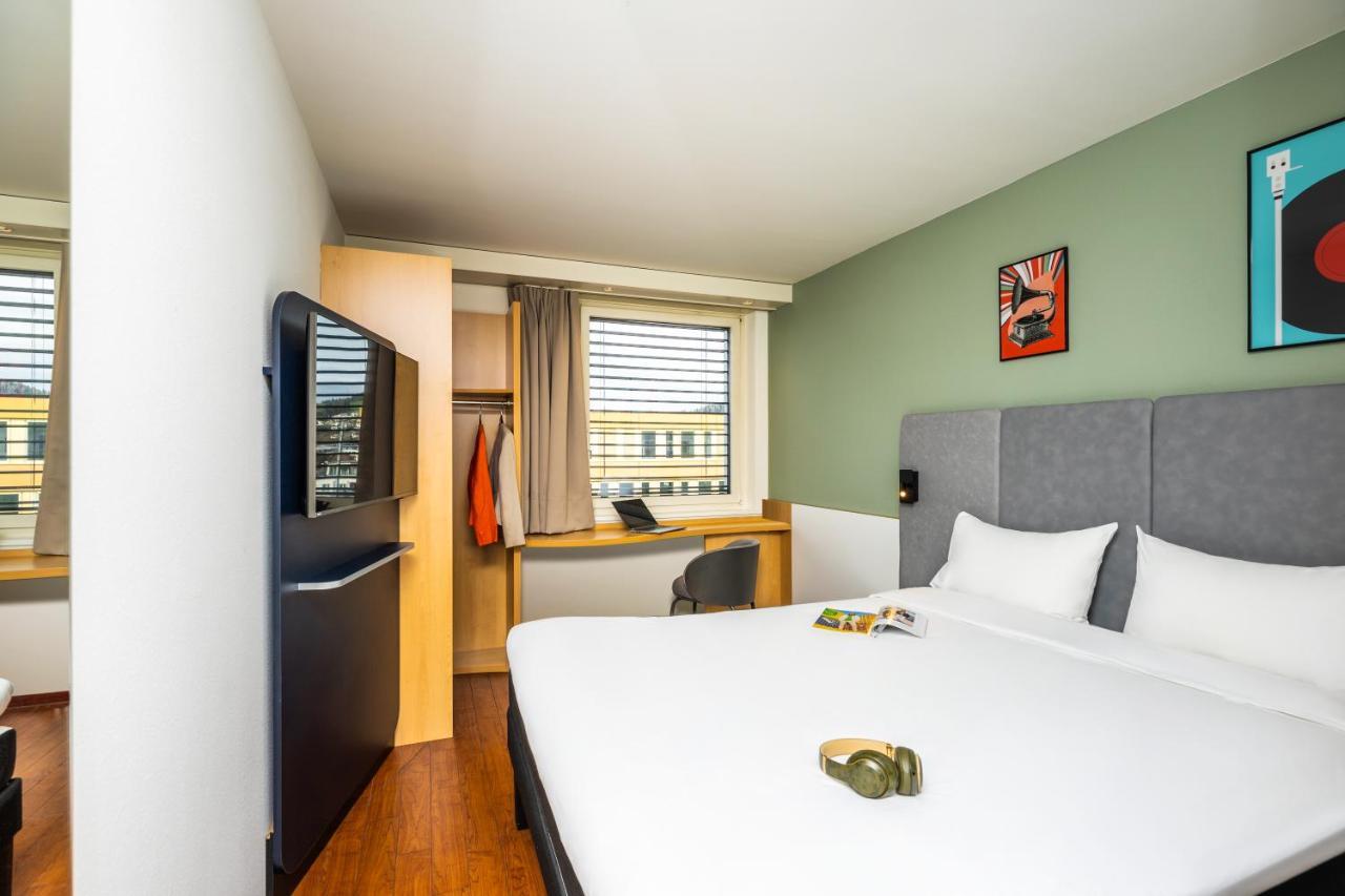 Ibis Baar Zug Luaran gambar