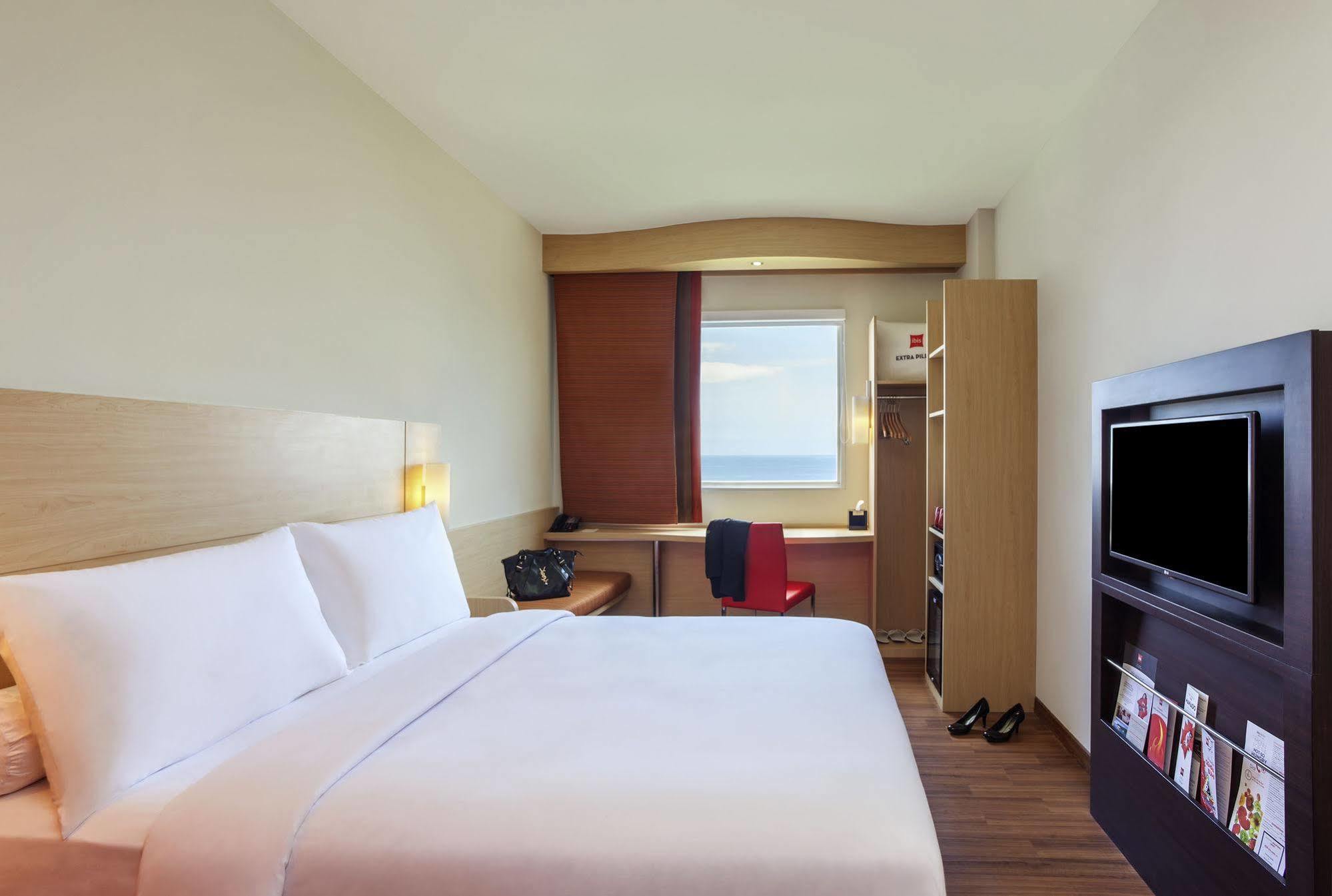 Ibis Baar Zug Luaran gambar