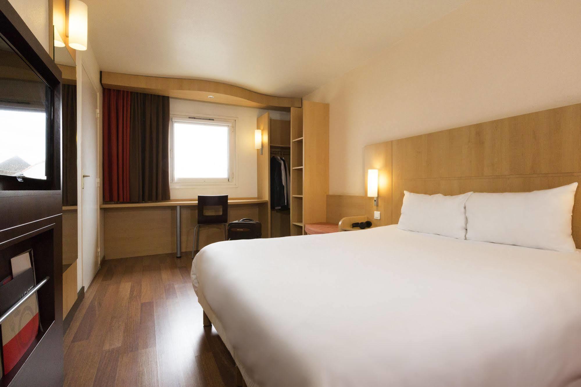 Ibis Baar Zug Luaran gambar